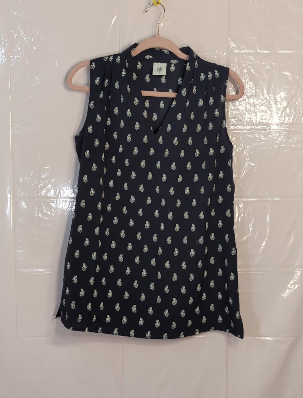 Cabi Designer Basic Top M Versatile Layering Essential Closet Staple